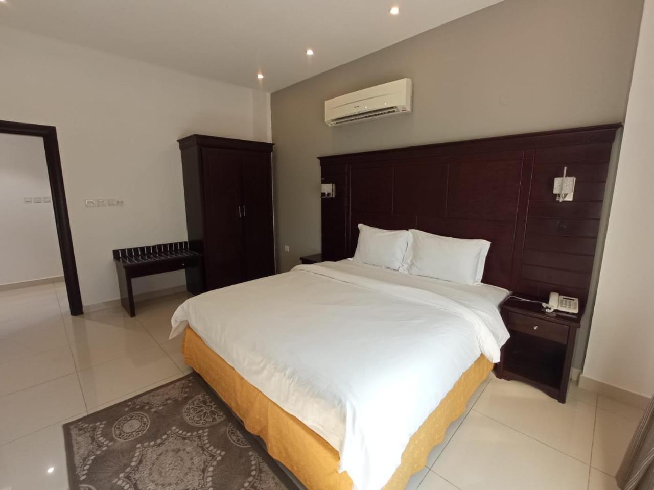 Asfar Hotel Apartments Mascate Esterno foto