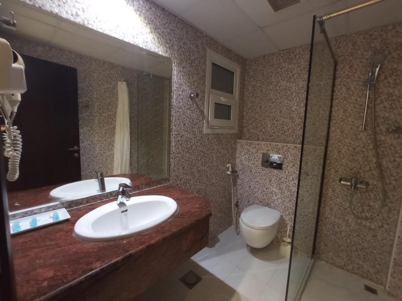 Asfar Hotel Apartments Mascate Esterno foto